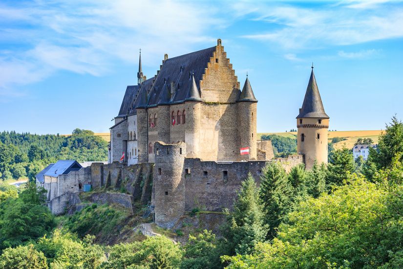 Illustration. Автобусная экскурсия. Свидание с Люксембургом. Château de Vianden source img.pac.ru. 2021-07-31